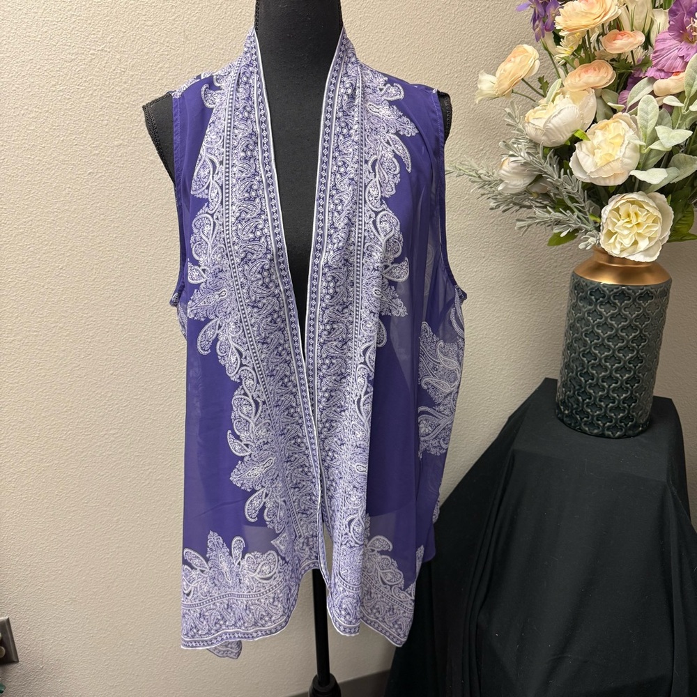 Chico’s Purple Paisley Sheer Open Front Vest Size 2 Boho Layering Piece